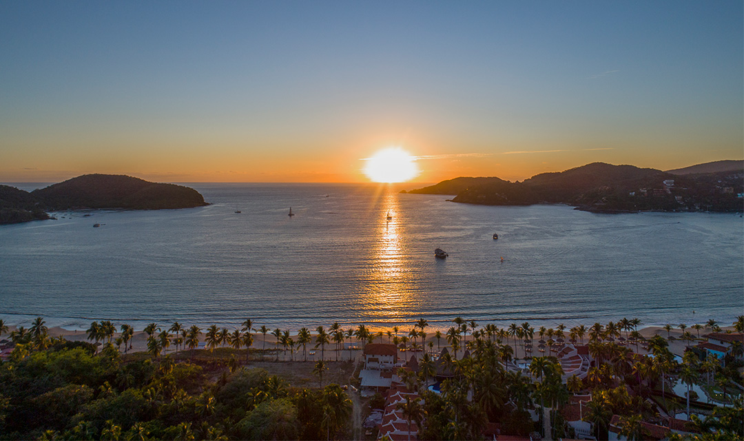 Atardecer en la bahia de Ixtapa Zihuatanejo